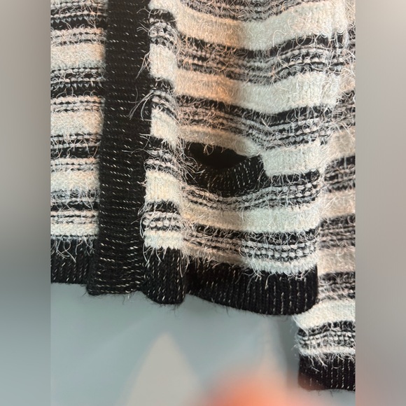 Calvin Klein Cardigan Women’s Black White Striped Fuzzy Eyelash Cropped Open - Picture 7 of 16